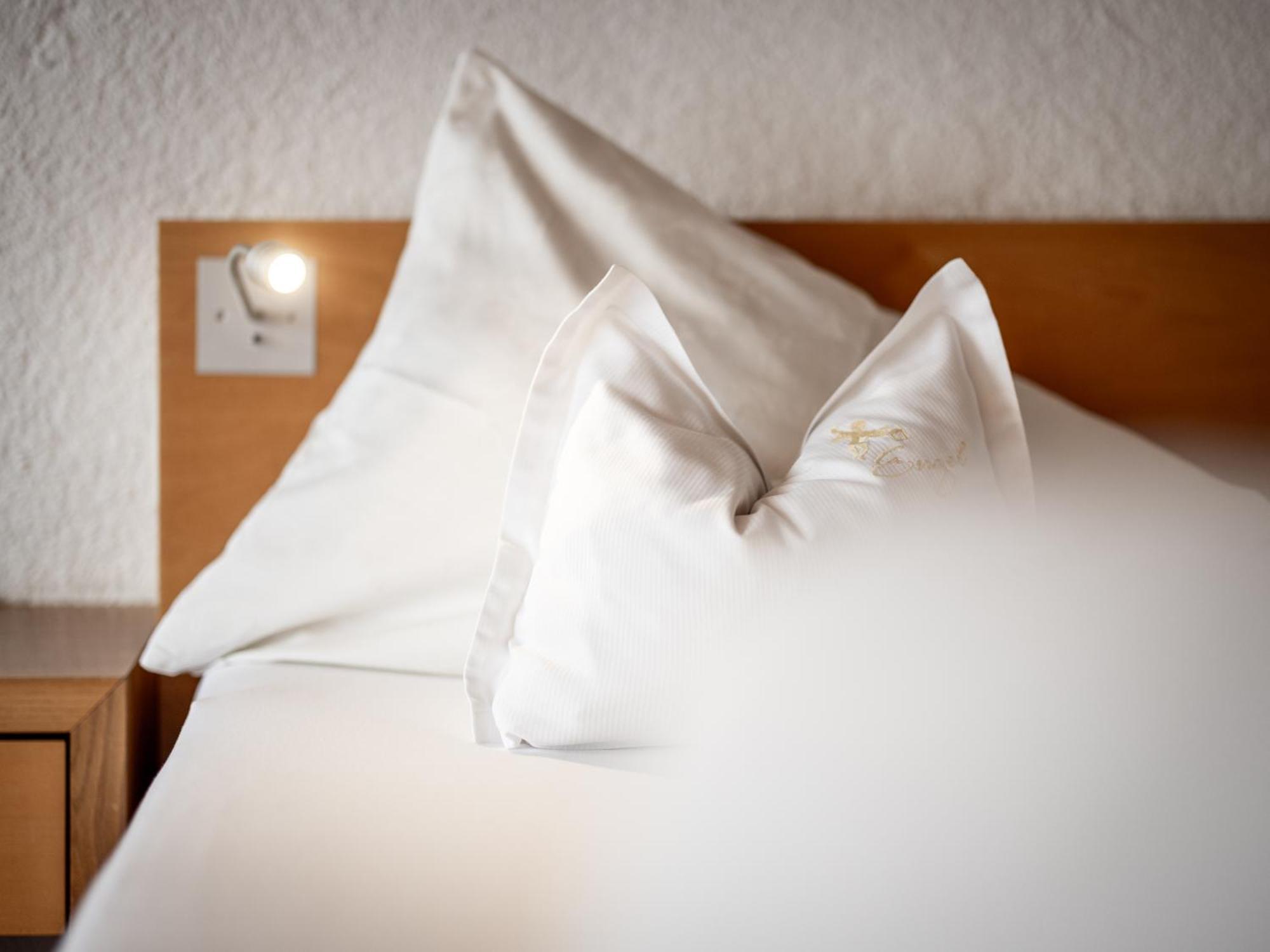 Hotel Engel Меллау Екстер'єр фото